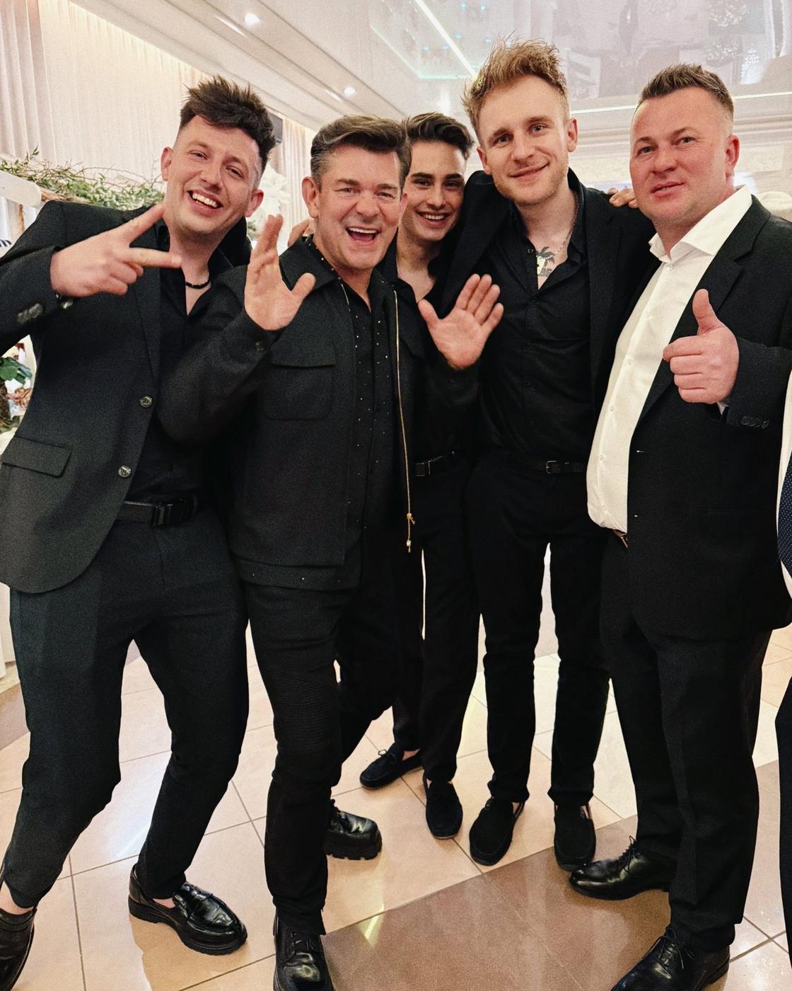 Menelaos — Po koncercie na weselu