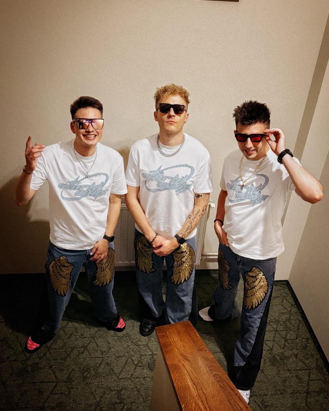 Menelaos — Backstage — World Tour